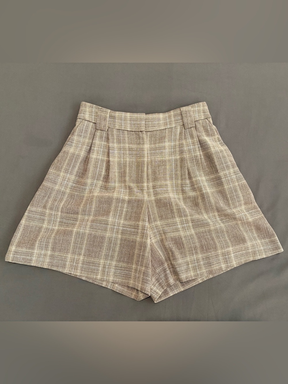 Express Women’s High-Waist Plaid Shorts in Taupe - Size 0